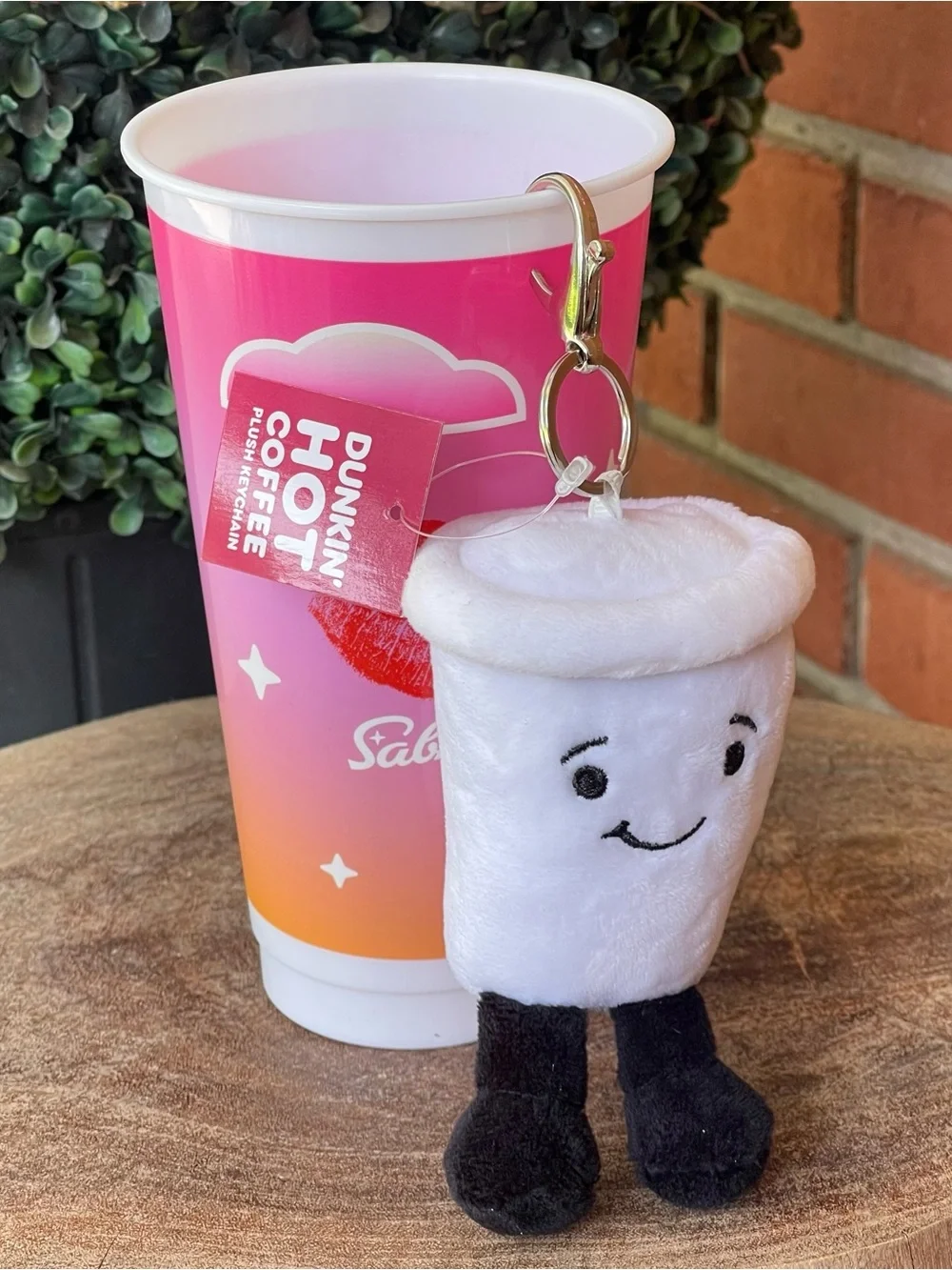 New DUNKIN 2025 Sabrina Cup & HOT COFFEE PLUSH KEYCHAIN Gift Set
